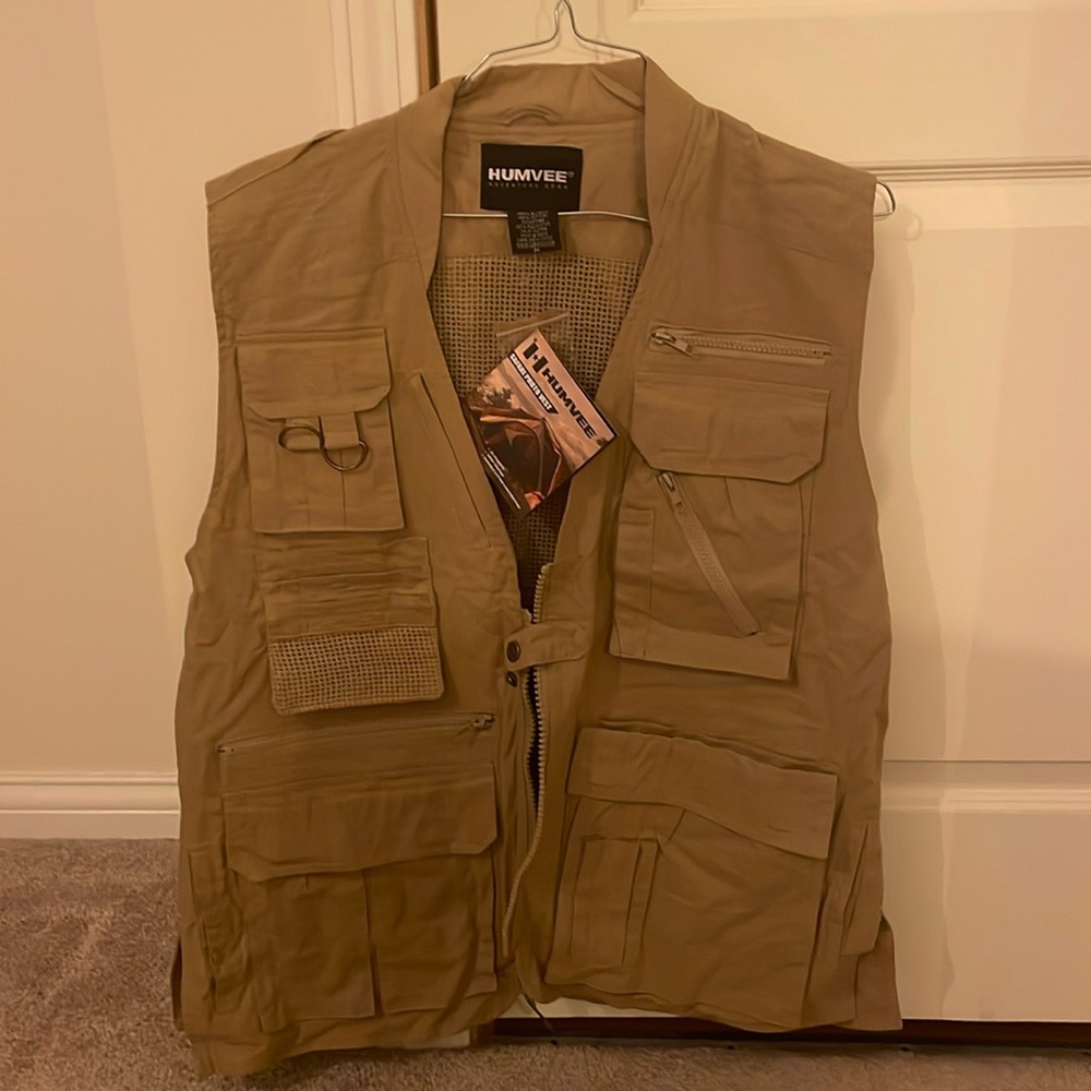 Humvee safari vest, never worn, tags still on